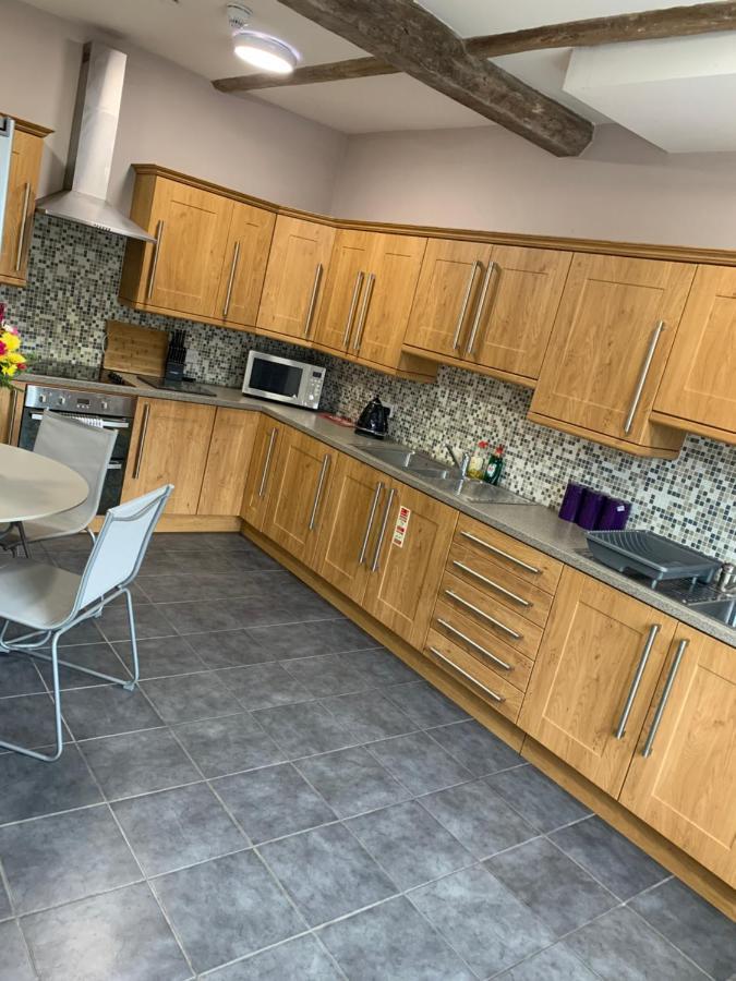 Studio Double. Own Bathroom, Shared Kitchen 비들리 외부 사진