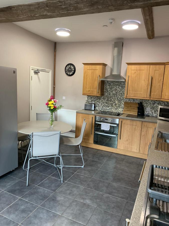 Studio Double. Own Bathroom, Shared Kitchen 비들리 외부 사진